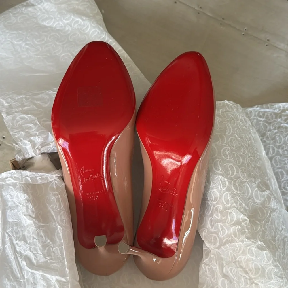 Christian Louboutin dolly pump nude patent 85mm stiletto round toe pump sz 39.5